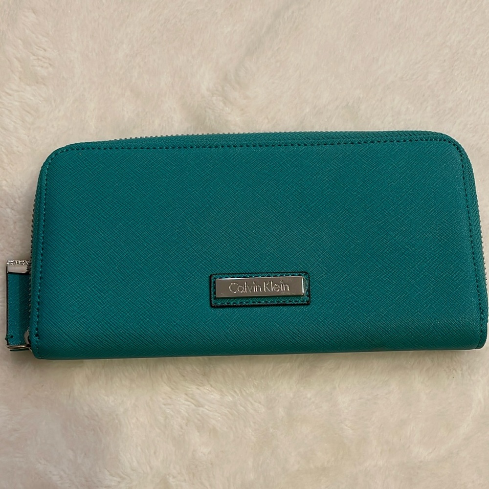 Calvin Klein teal green/blue zip wallet